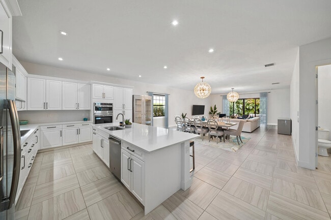 Building Photo - 2938 Gin Berry Way