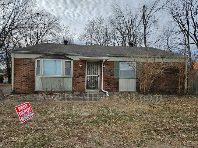 Building Photo - 1531 E Riverside Dr