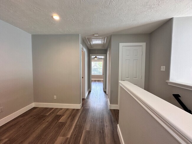 Building Photo - 46 Summer Haze Cir