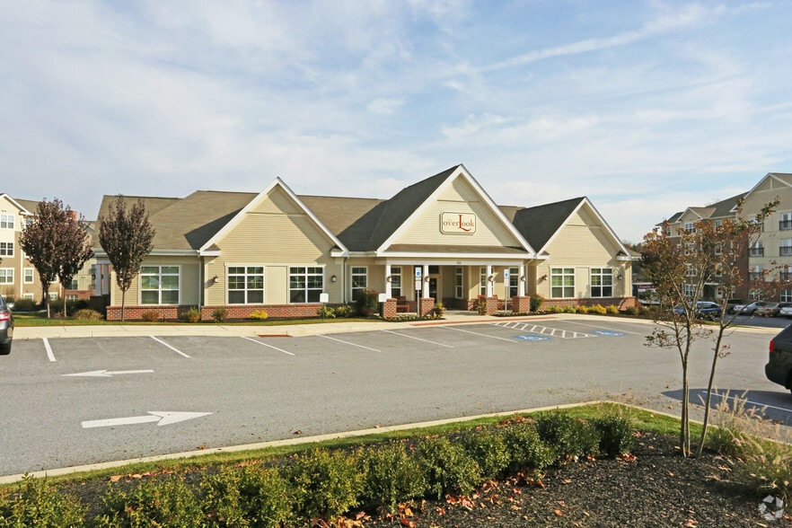 5,000 sq ft Clubhouse - The Overlook