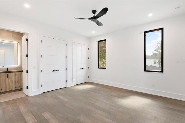 Building Photo - 3010 W Trilby Ave