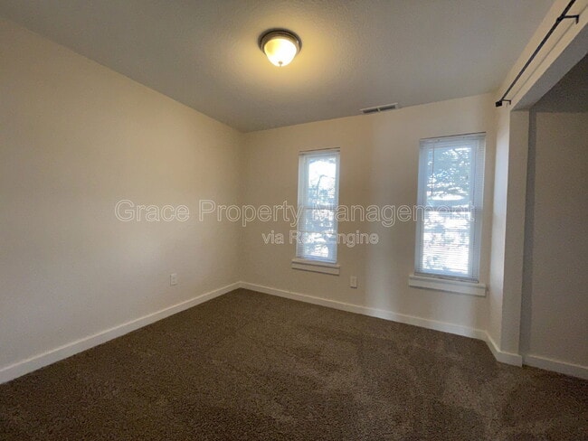 Building Photo - 1125 Sir Galahad Dr