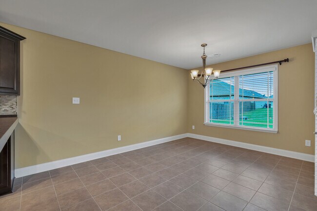 Building Photo - 128 Willow Tree Dr