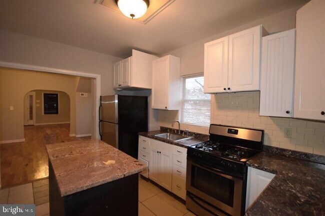 Building Photo - 537 Wildwood Pkwy