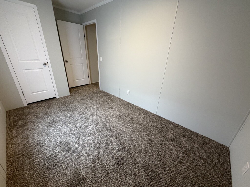 Building Photo - 15381 Danseur Dr