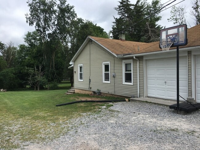 Building Photo - Cozy 1+ Bedroom Bungalow in West York SD