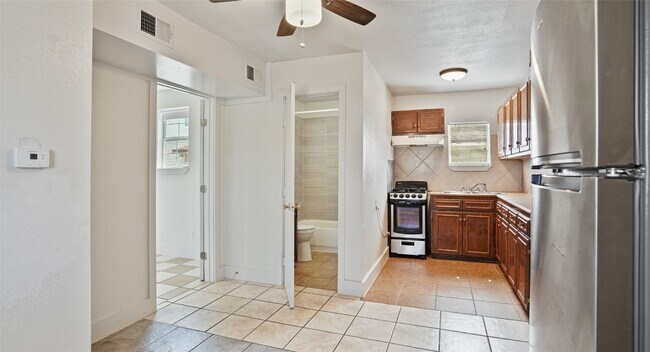 Building Photo - 500 Tillery St