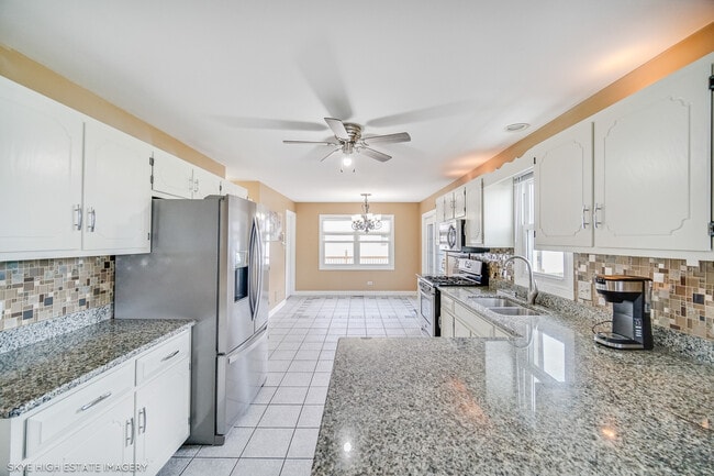 Building Photo - 17739 Peacock Ln