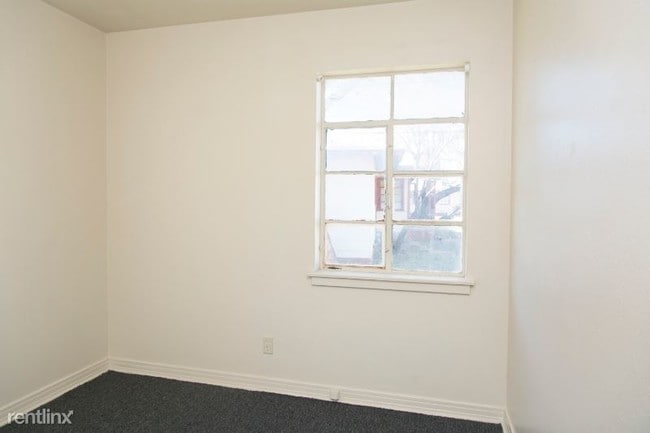 Building Photo - 2 br, 1 bath House - 3938 LYNWOOD