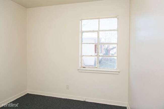 Building Photo - 3 br, 1 bath House - 417 SADDLEWOOD