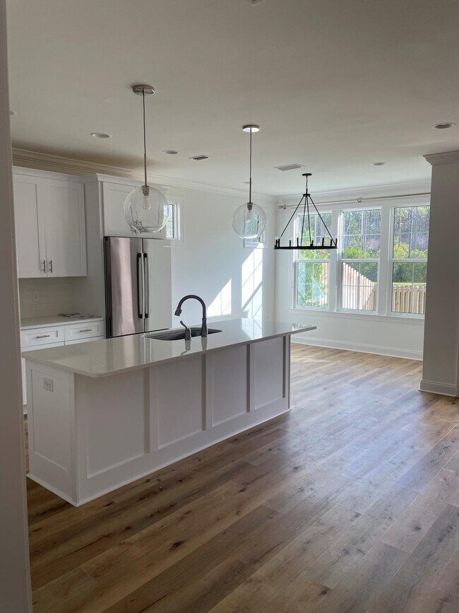 Building Photo - 263 Windrow Way