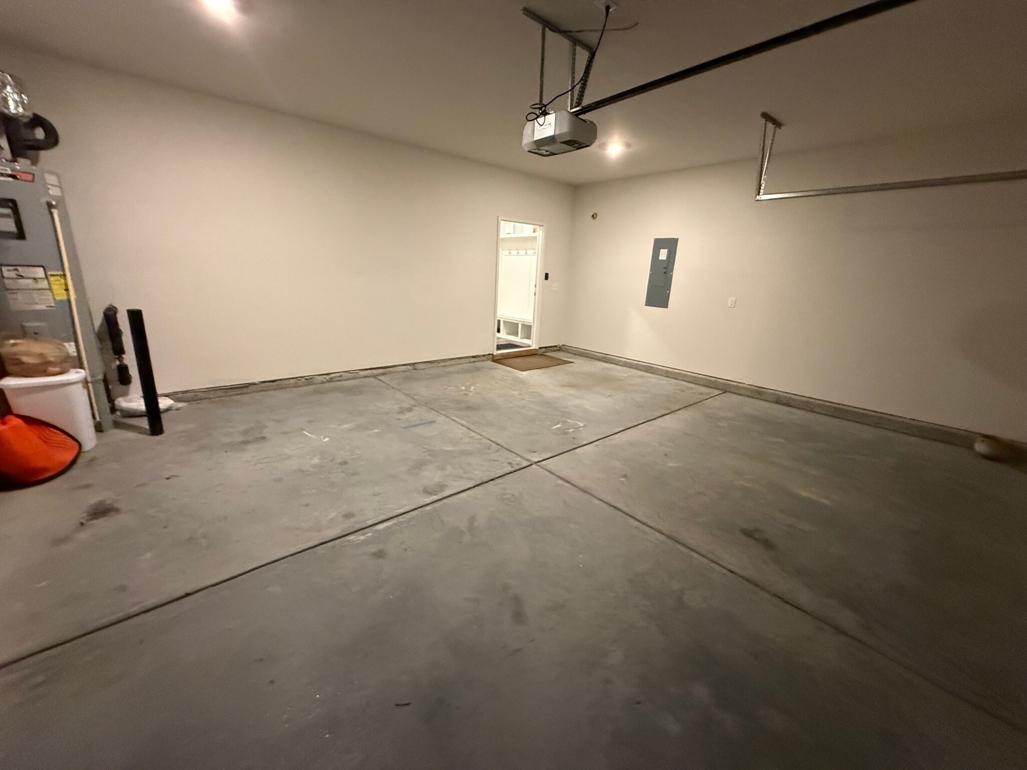 Building Photo - Room in House on Old Statesville Rd