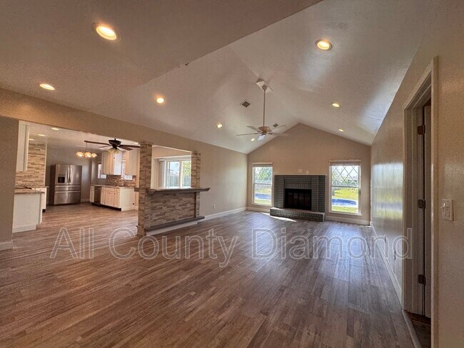 Building Photo - 607 Plantation Ct