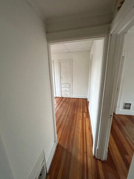 Building Photo - 1381 Union St