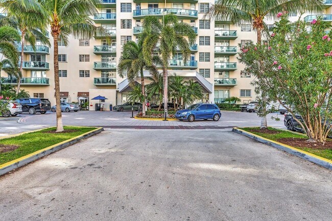 Building Photo - 19390 Collins Ave