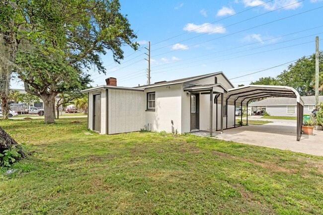 Building Photo - 2 Bed 1.5 Bath Jax Beach - Walk to the Bea...