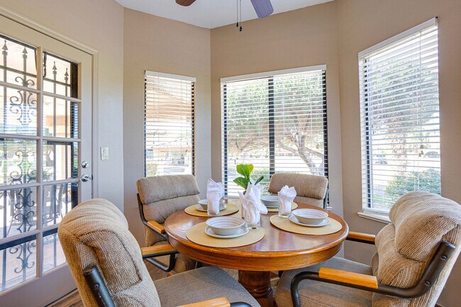 Building Photo - 7946 E Fountain Cove