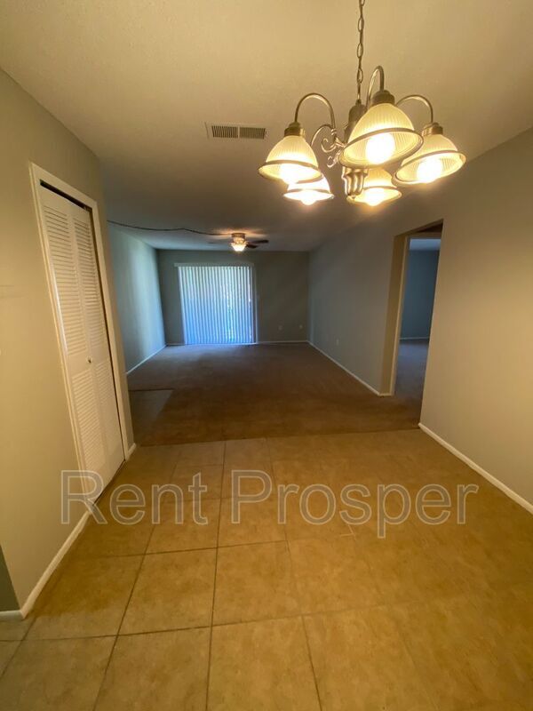 Building Photo - 304 Cherokee Ct