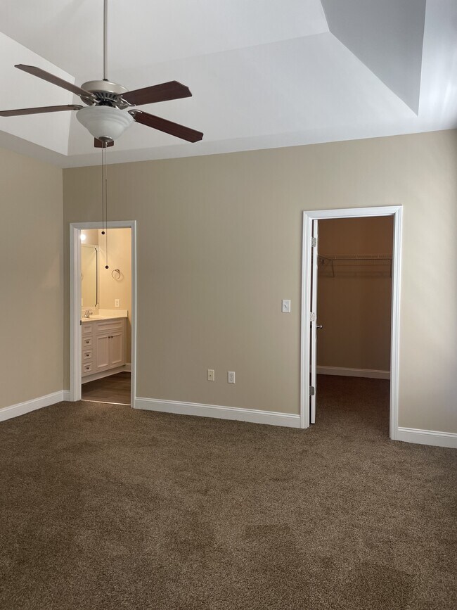 Building Photo - 281 White Water Loop