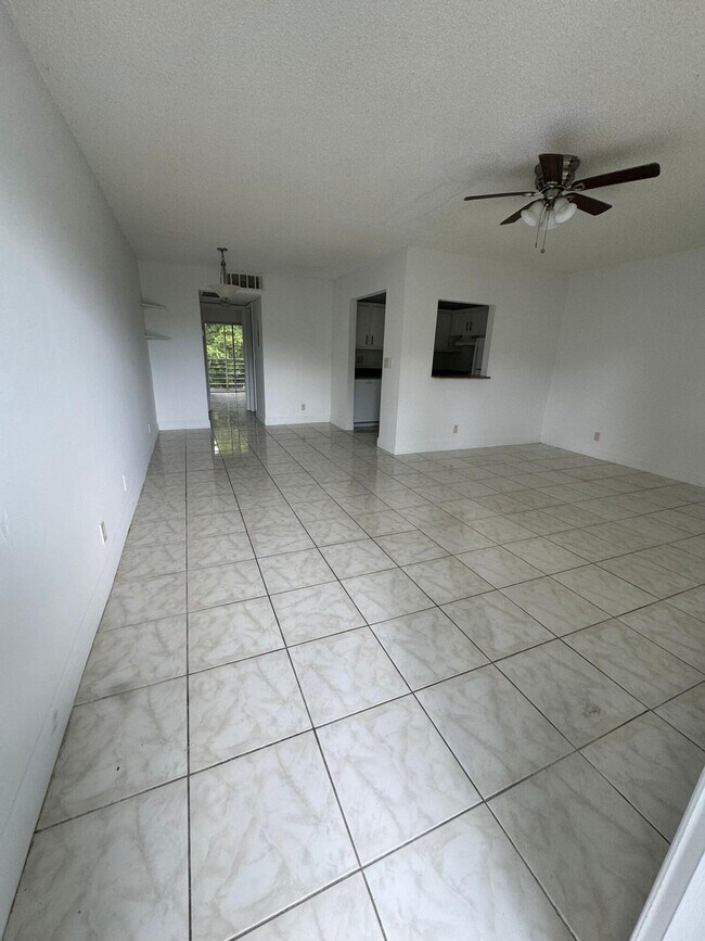 Building Photo - 2200 Springdale Blvd