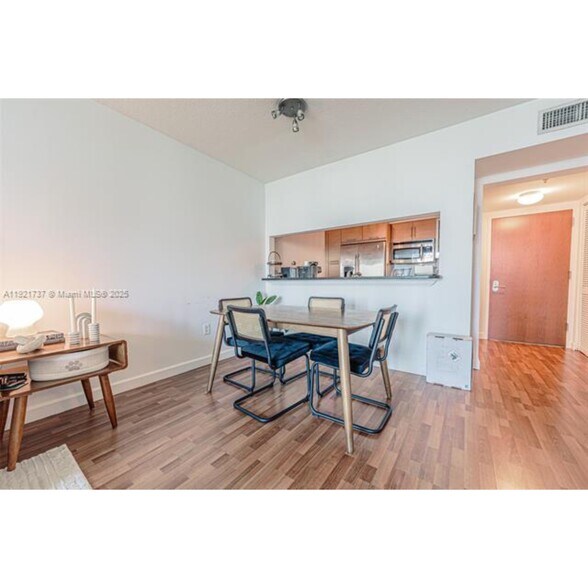 Building Photo - 31 SE 5th St