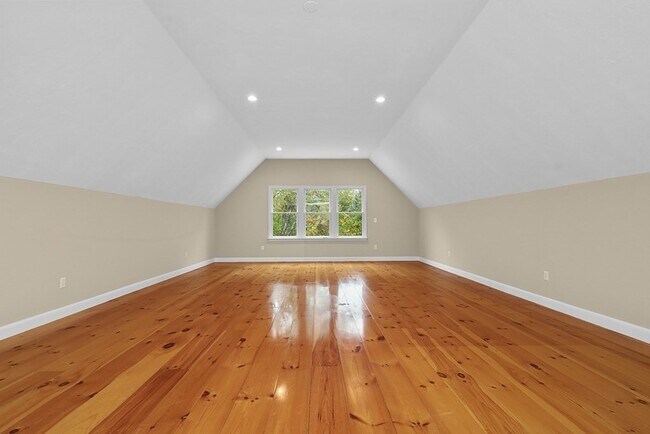 Building Photo - 94 Hudson Rd