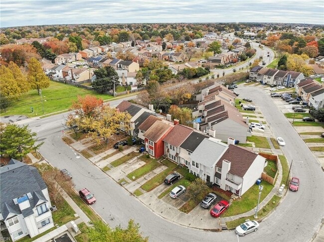 Building Photo - 710 Waters Dr