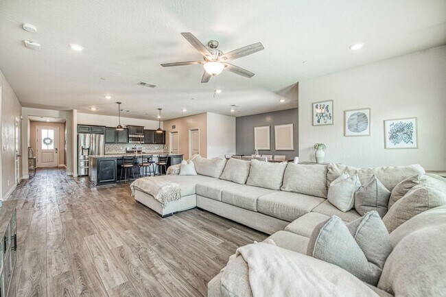 Building Photo - Newly Built 3/2 Lennar In Rivertsone