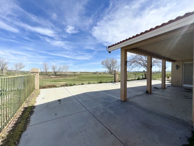 Building Photo - 20796 Village Pkwy