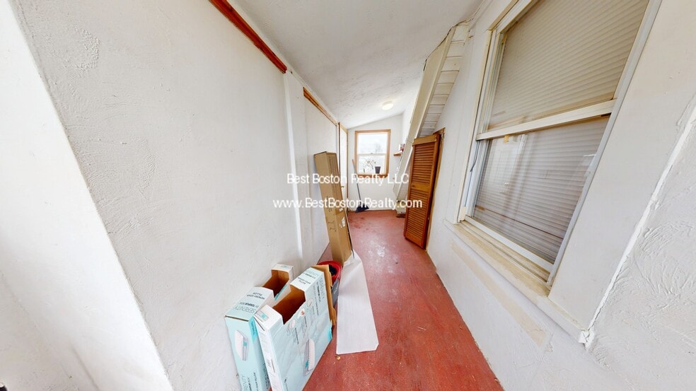 Building Photo - 15 Stanley Ave