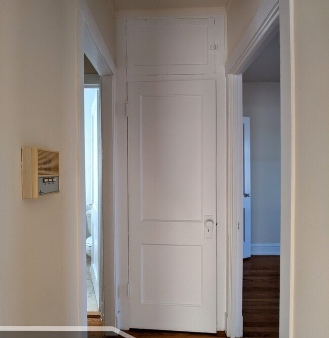 Building Photo - 2651 N Spaulding Ave