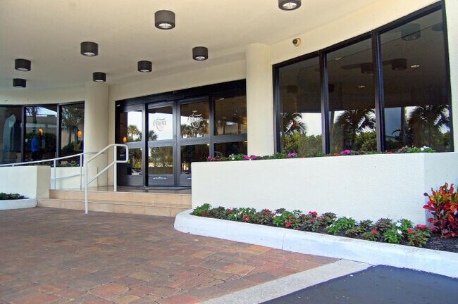 Building Photo - 3000 N Ocean Dr