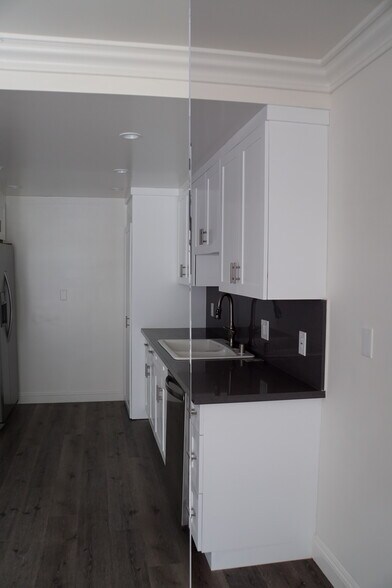 Building Photo - 1200 N Flores St