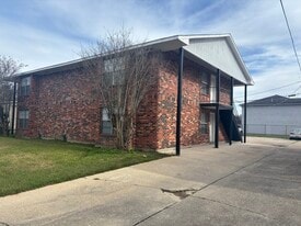 Building Photo - 1150 Shilo Ave