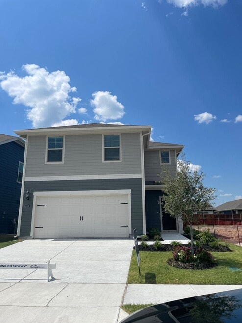 Building Photo - 3916 White Rock Dr