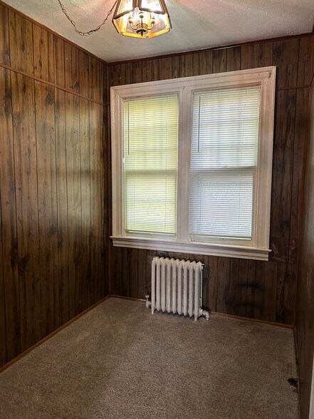 Building Photo - 713 Chestnut Ave