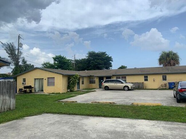 Interior Photo - 307-329 Melody Ln