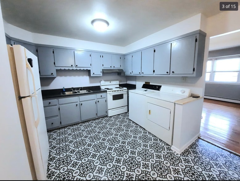 Kitchen - 5410 Suffolk Ct