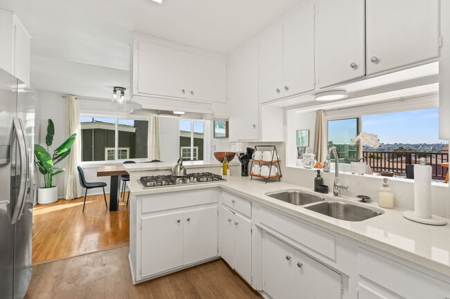 Building Photo - 3640 Princeton Ave