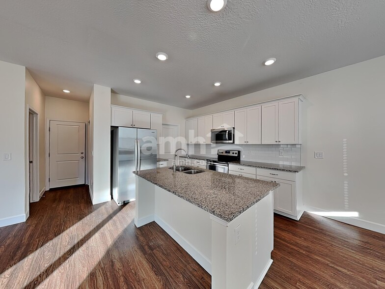 Building Photo - 2348 S Wild Horse Way