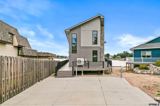 Building Photo - 17107 Rainbow Rd