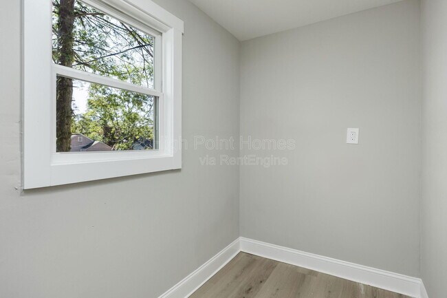 Building Photo - 1201 E 32nd St