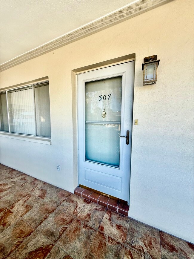 Building Photo - 1235 S Highland Ave