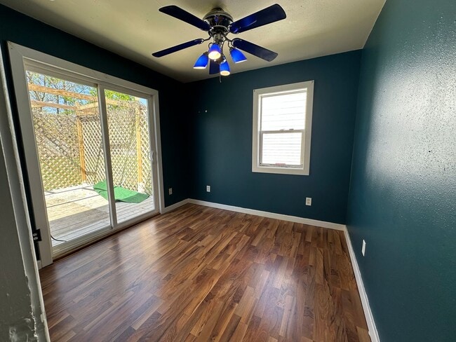 Building Photo - 2 Bedroom House in Webster City $750