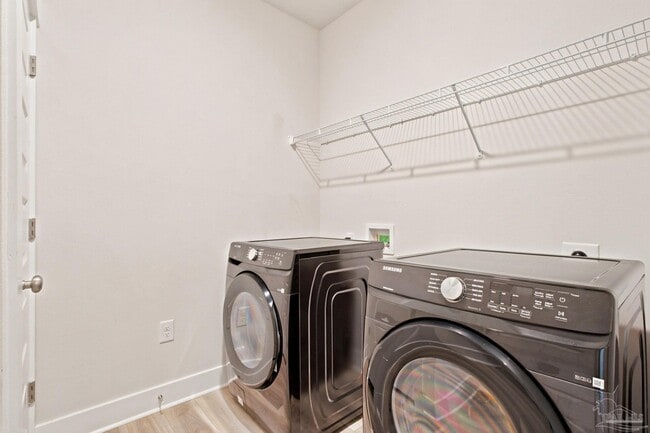 Building Photo - 232 Camellia Dr