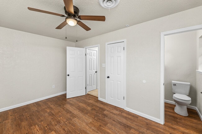 Building Photo - 4699 NW Ozmun Ave