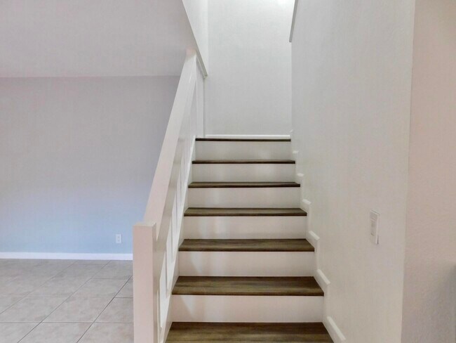 Building Photo - 4155 Turnberry Cir