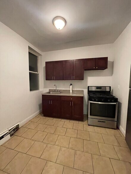 314 S 11th St 1R - 322 S 11th St