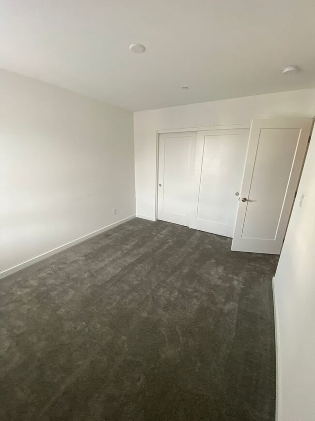 Building Photo - AMERICANA Property Mgmt - New Modern 3 beds - 2 story Townhouse in Inspirada
