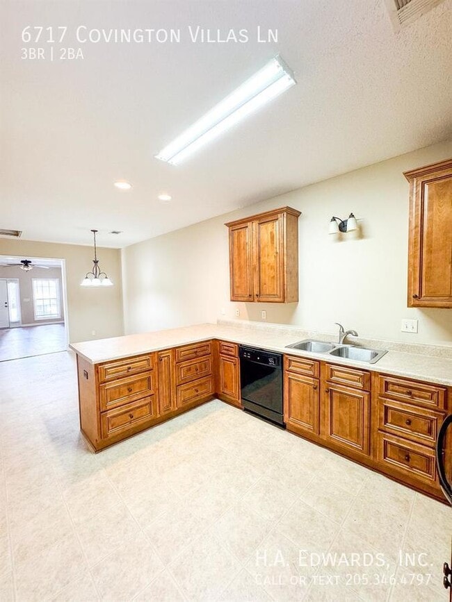 Building Photo - 6717 Covington Villas Ln